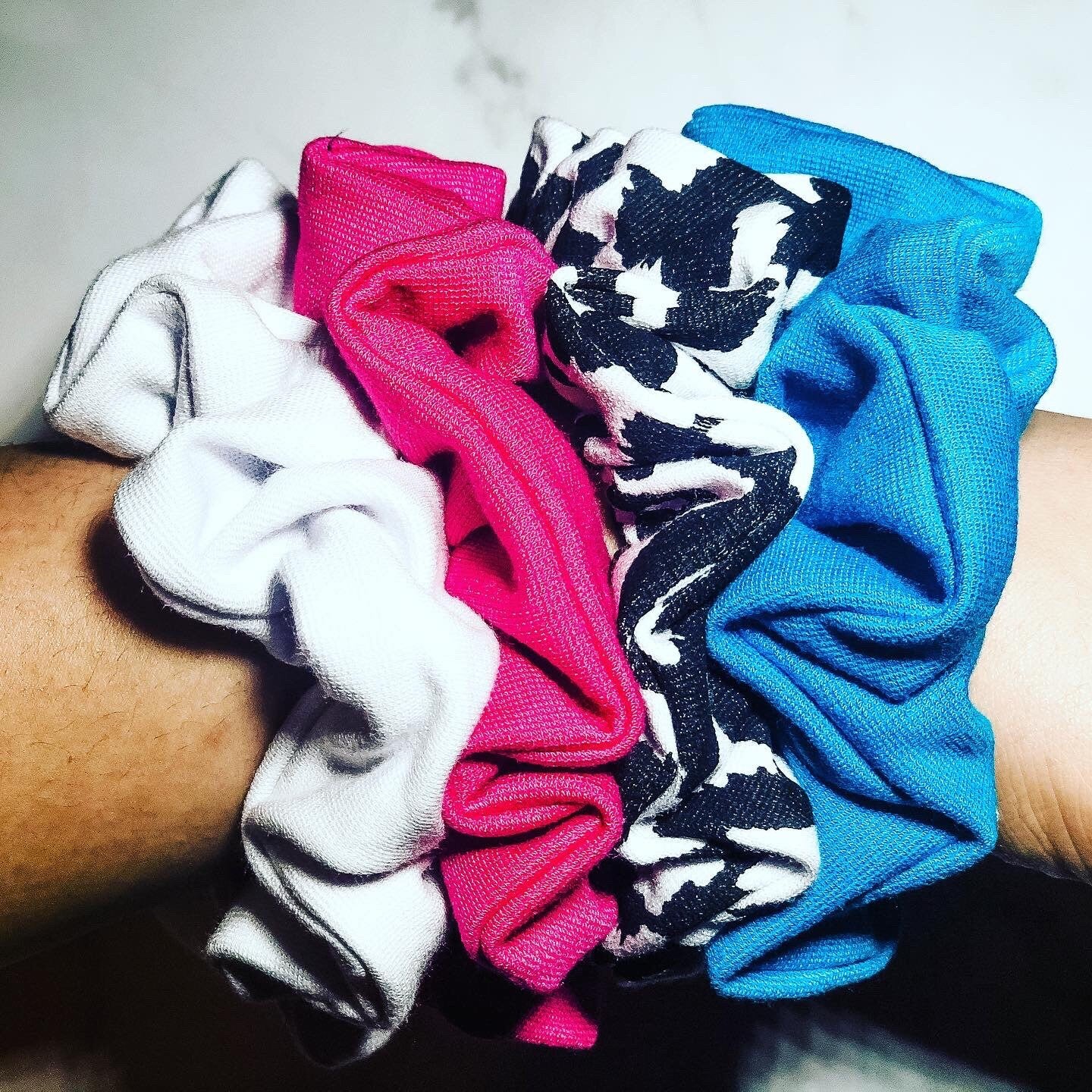 Stretch Fabric Scrunchie, kids scrunchie, girls scrunchies, adult scrunchie, hair scrunchie, hair fashion, scrunchies, hair ties,